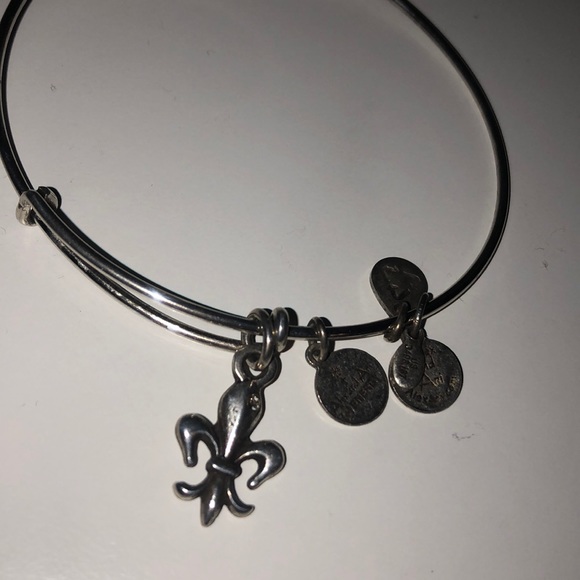 Alex And Ani Fleur De Lis Charm Bracelet - Picture 1 of 2